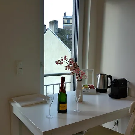 Elegant Bedroom At Luxembourg Gare