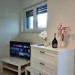 Elegant Bedroom At Gare Frühstückspension