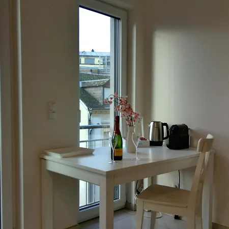 Elegant Bedroom At Luxembourg Gare *