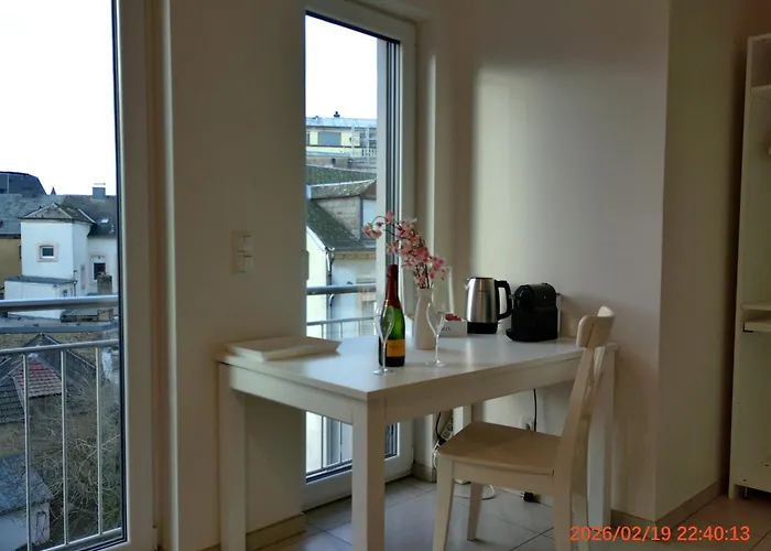 住宿加早餐酒店 Elegant Bedroom At Luxembourg Gare *