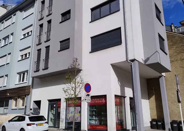 Elegant Bedroom At Luxembourg Gare 住宿加早餐酒店 *