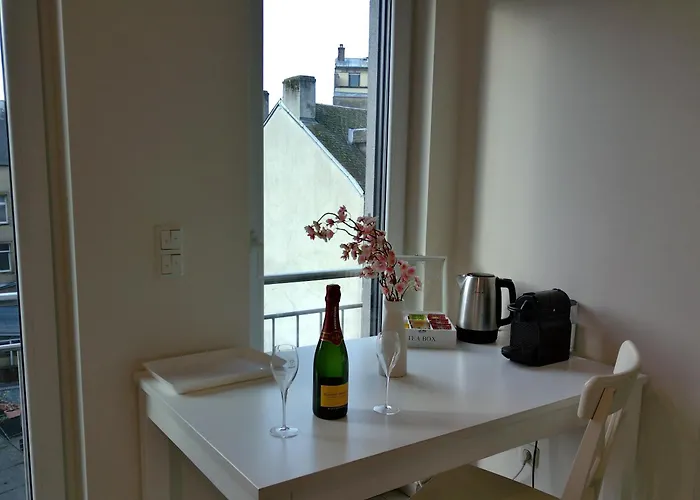 Elegant Bedroom At Luxembourg Gare