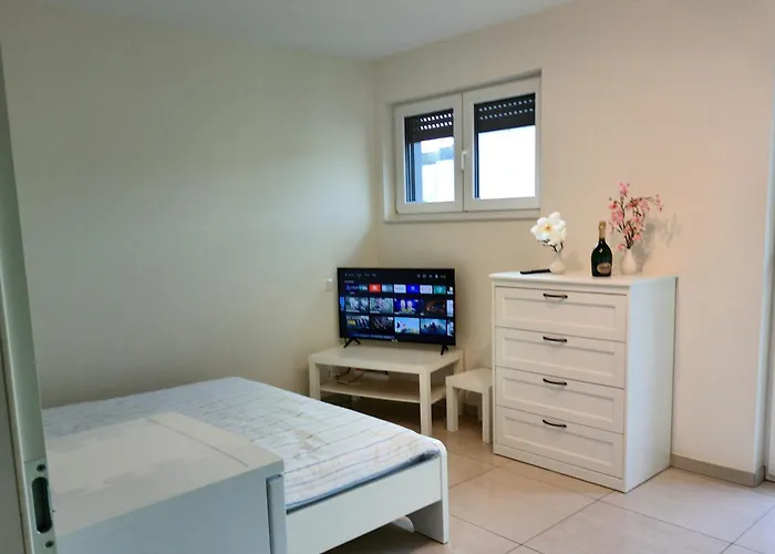 住宿加早餐酒店 Elegant Bedroom At Luxembourg Gare 卢森堡