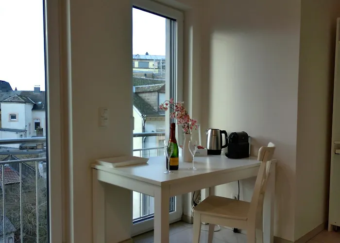 Elegant Bedroom At Luxembourg Gare *